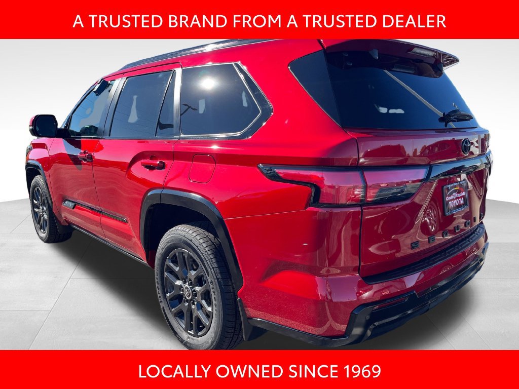 Certified 2024 Toyota Sequoia Platinum AWD/4WD image 4