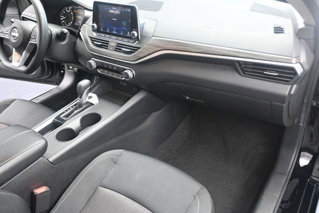 Used 2025 Nissan Altima 2.5 SV FWD image 22