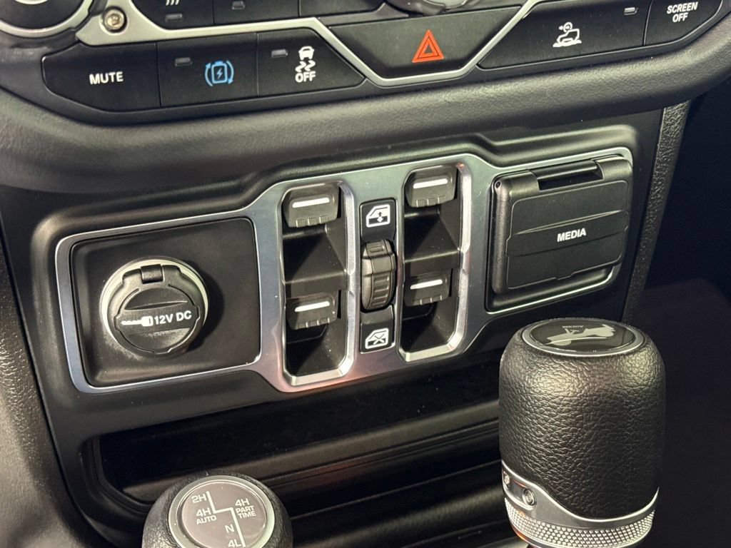 Certified 2025 Jeep Wrangler Unlimited Sahara AWD/4WD image 28