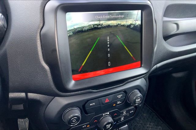Used 2022 Jeep Renegade Latitude w/ Convenience Group AWD/4WD image 23