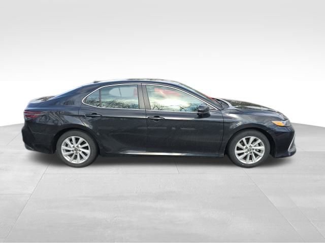 Used 2024 Toyota Camry LE image 7