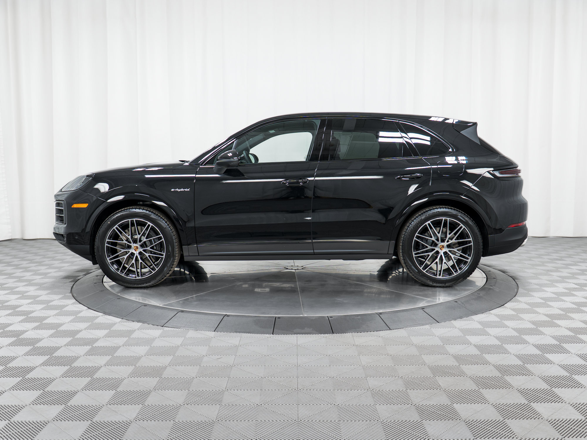 New 2026 Porsche Cayenne S AWD/4WD image 2
