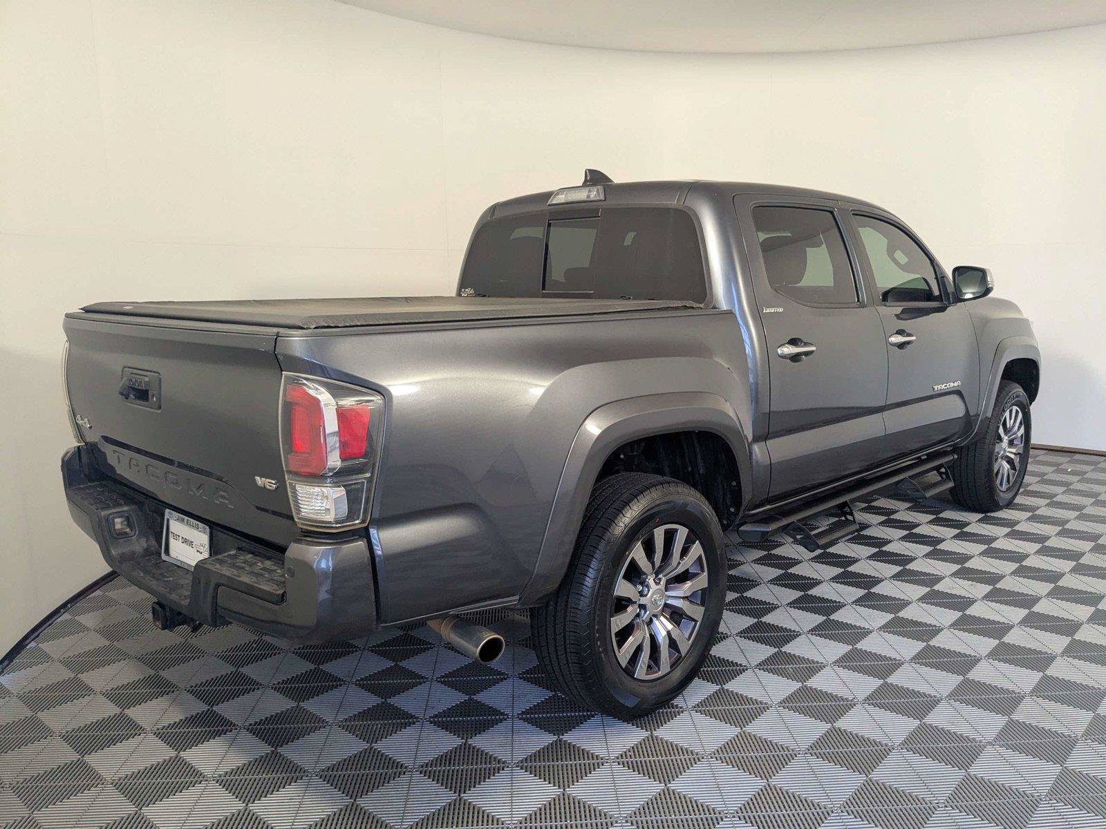 Certified 2022 Toyota Tacoma Limited AWD/4WD image 4