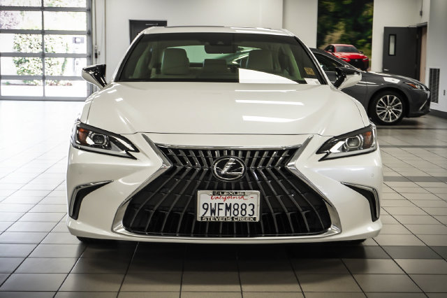 Certified 2025 Lexus ES 350 w/ Premium Package FWD image 4