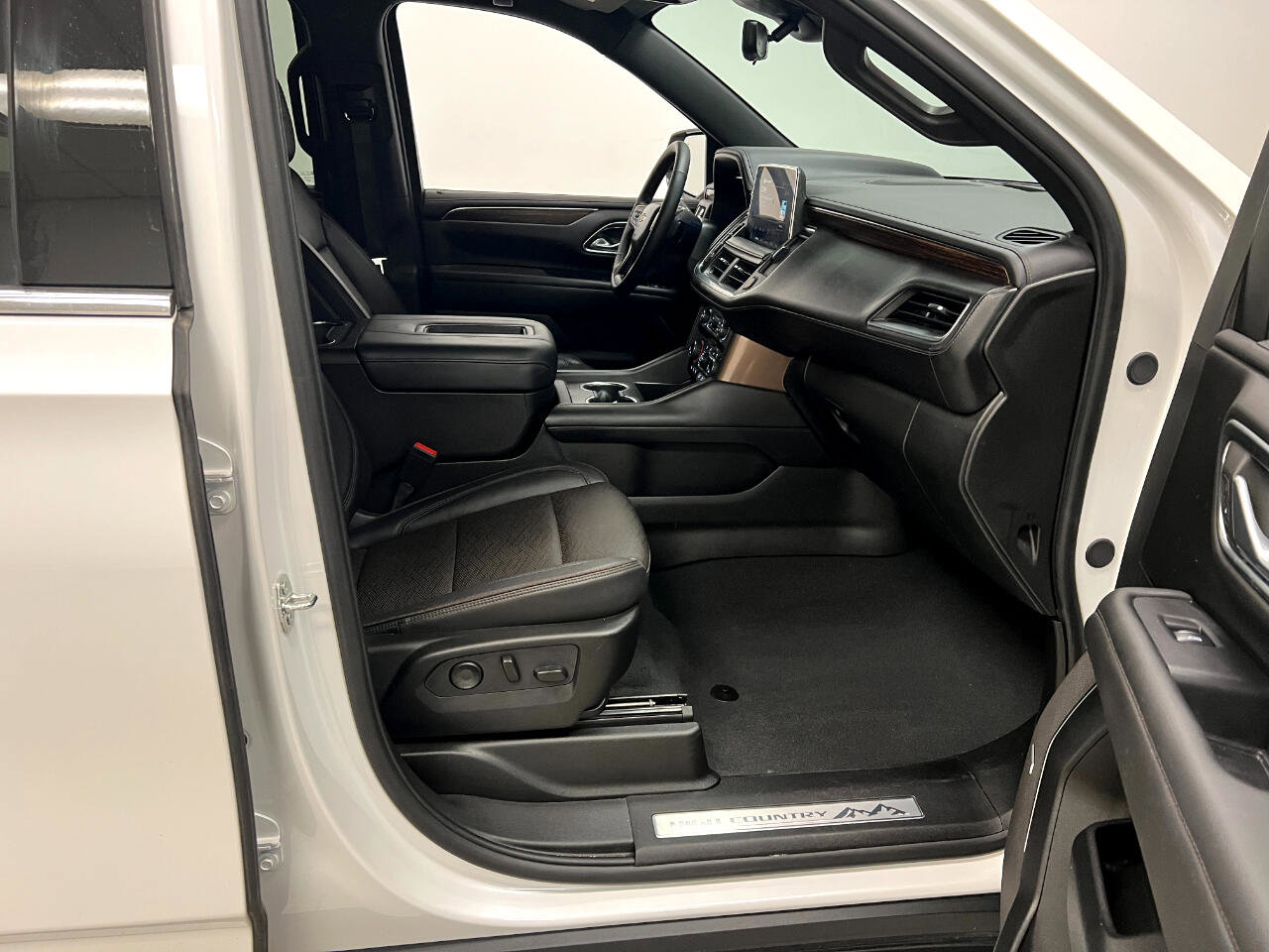 Used 2024 Chevrolet Tahoe High Country image 20