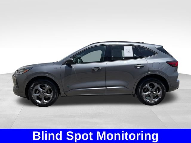 Used 2023 Ford Escape ST-Line w/ Tech Pack #1 AWD/4WD image 2