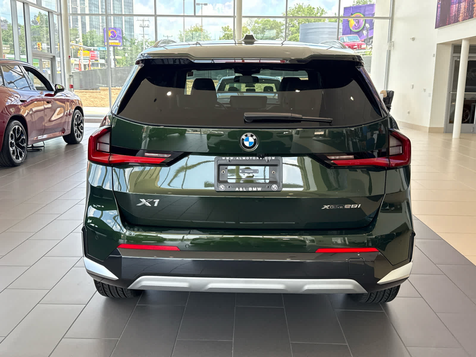 Used 2025 BMW X1 xDrive28i w/ Convenience Package AWD/4WD image 4