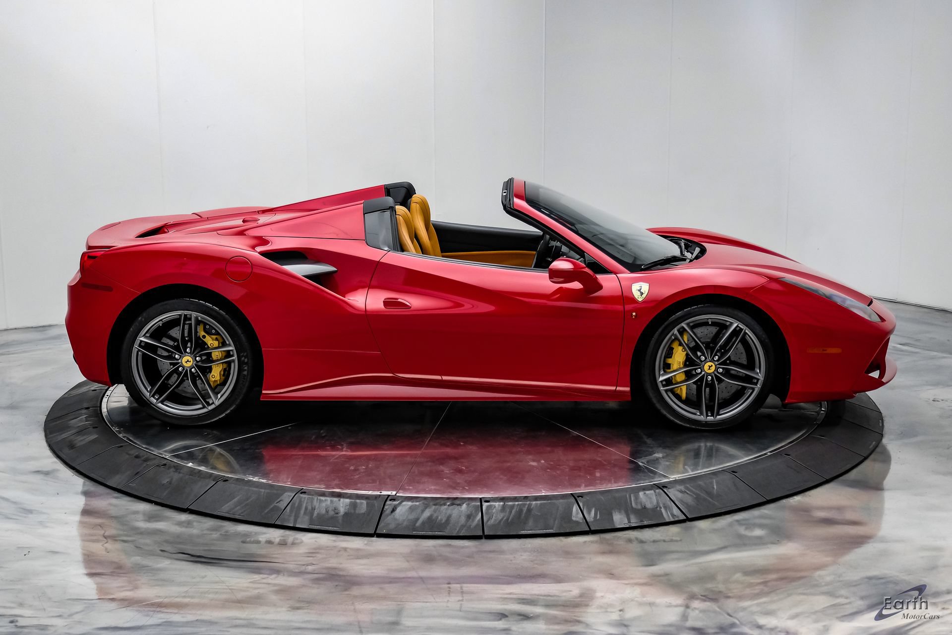 Used 2018 Ferrari 488 Spider RWD image 25