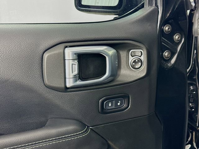 Used 2022 Jeep Wrangler Unlimited Sahara w/ LED Lighting Group AWD/4WD image 18