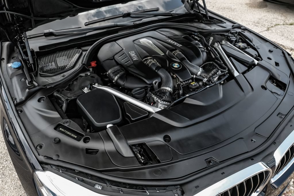 Used 2019 BMW 750i xDrive w/ M Sport Package AWD/4WD image 57