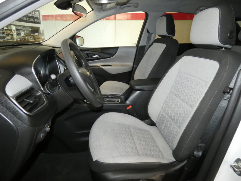 Used 2023 Chevrolet Equinox LS w/ LS Convenience Package AWD/4WD image 9