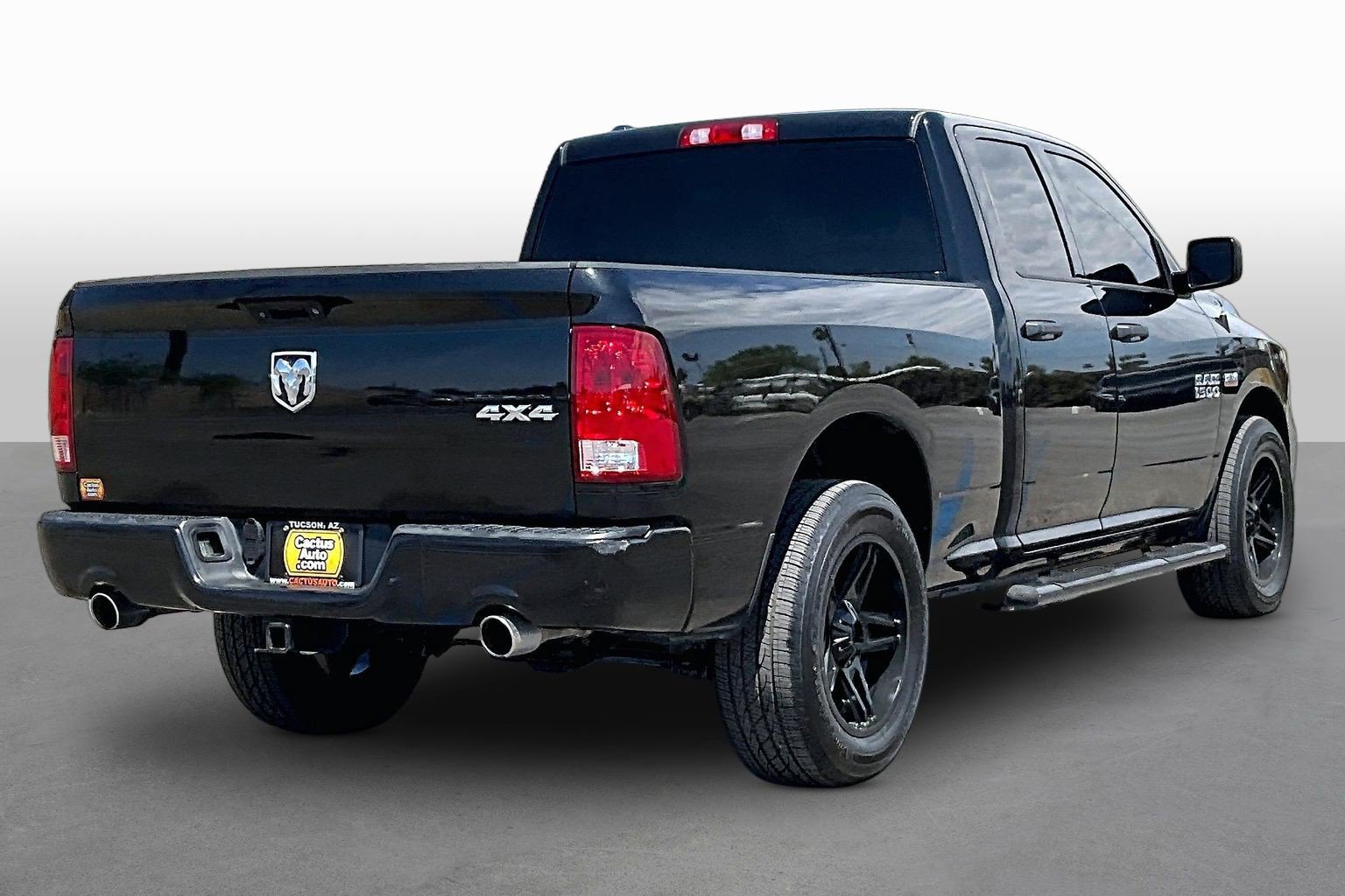 Used 2015 RAM 1500 Express AWD/4WD image 2