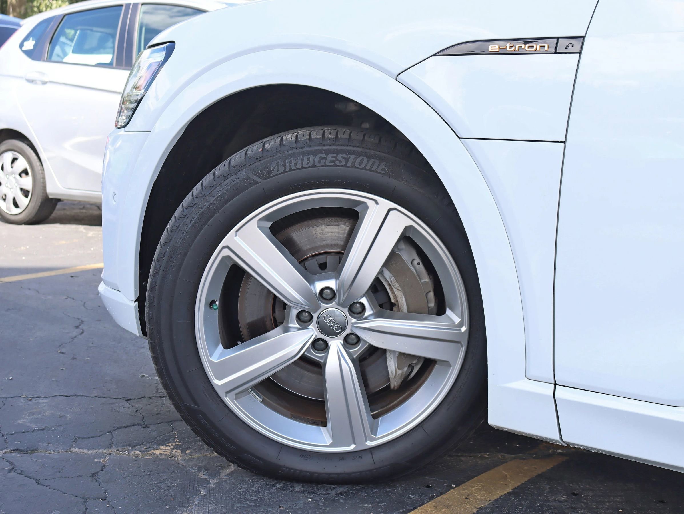 Used 2019 Audi e-tron Premium Plus image 15