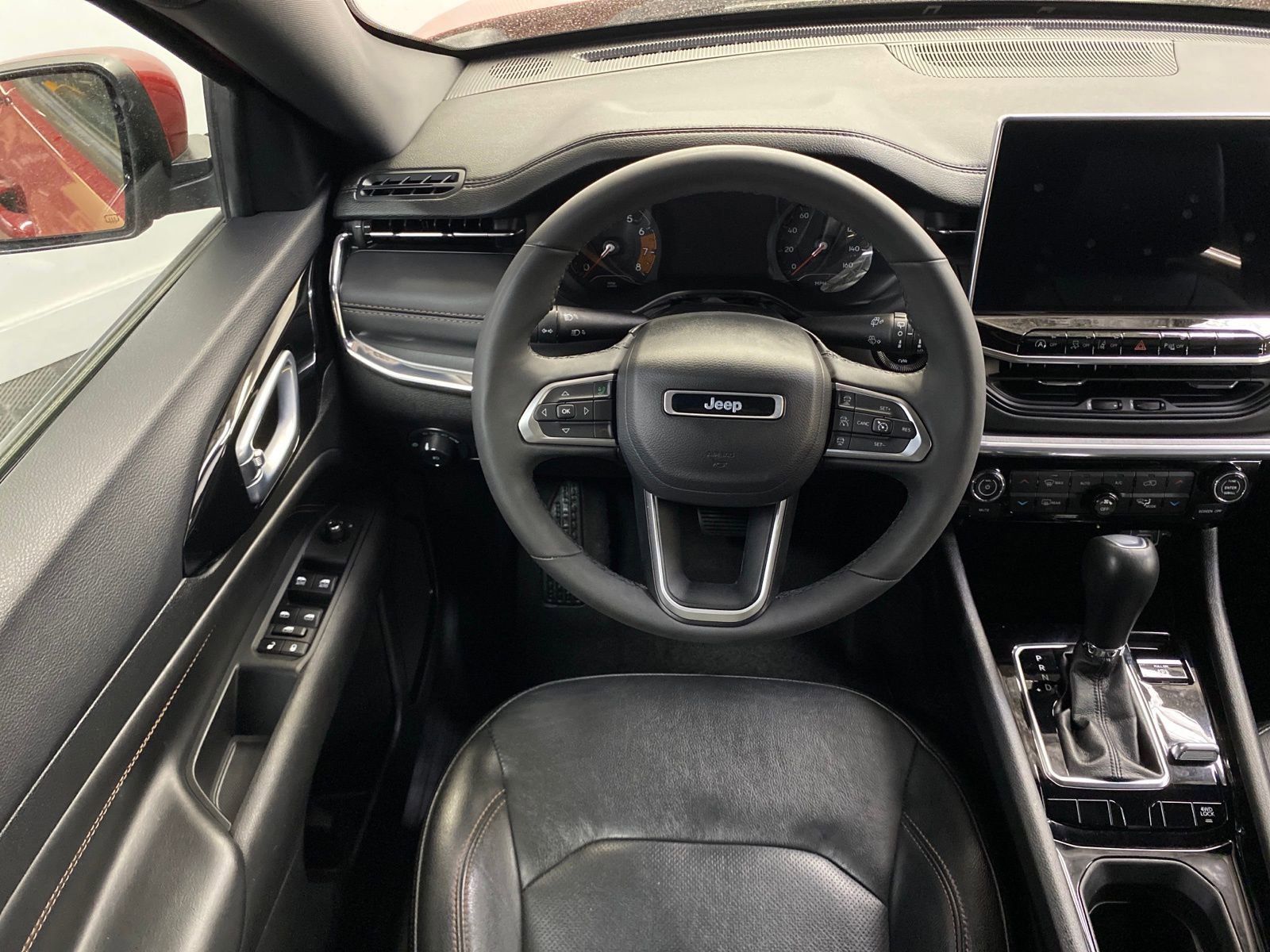 Used 2023 Jeep Compass Limited image 14