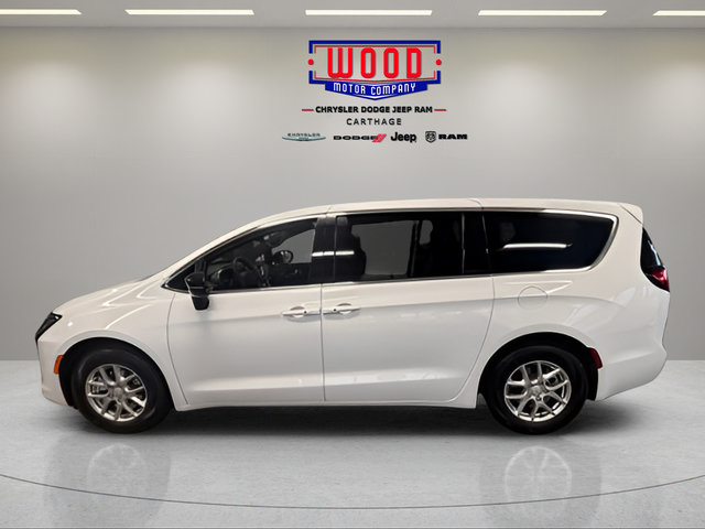 New 2027 Chrysler Pacifica Select FWD image 5