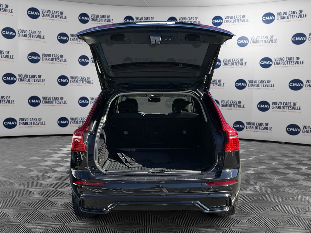 Certified 2025 Volvo XC60 B5 Ultra image 11