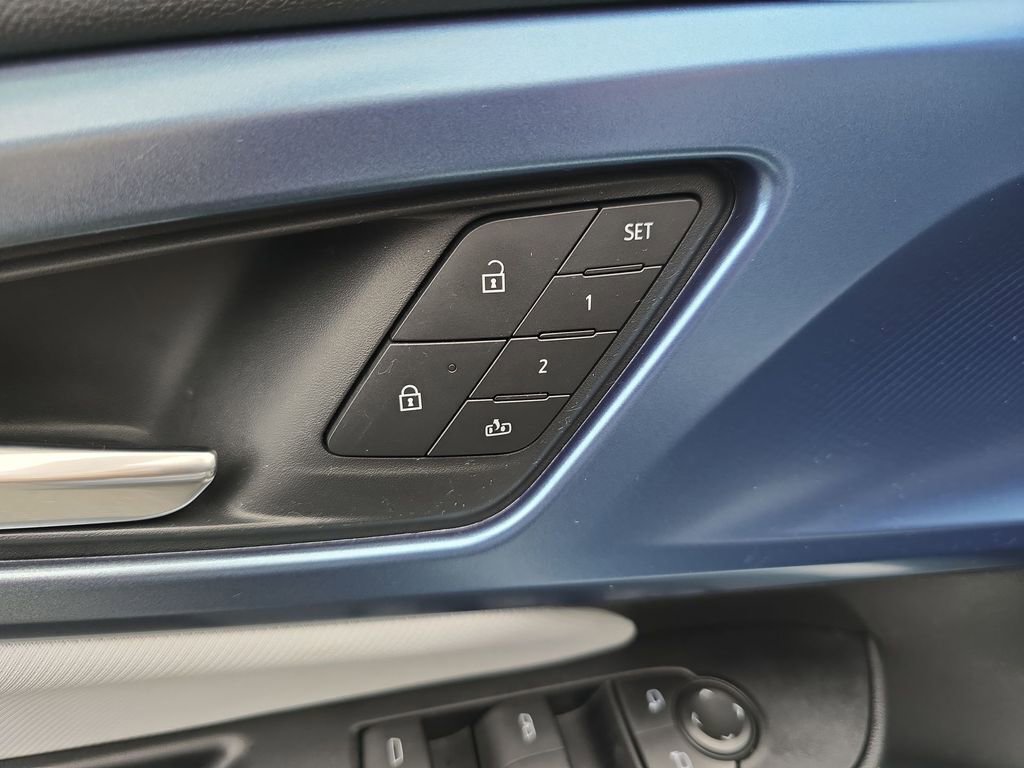 New 2026 Chevrolet Equinox EV LT w/ Convenience Package II FWD image 30