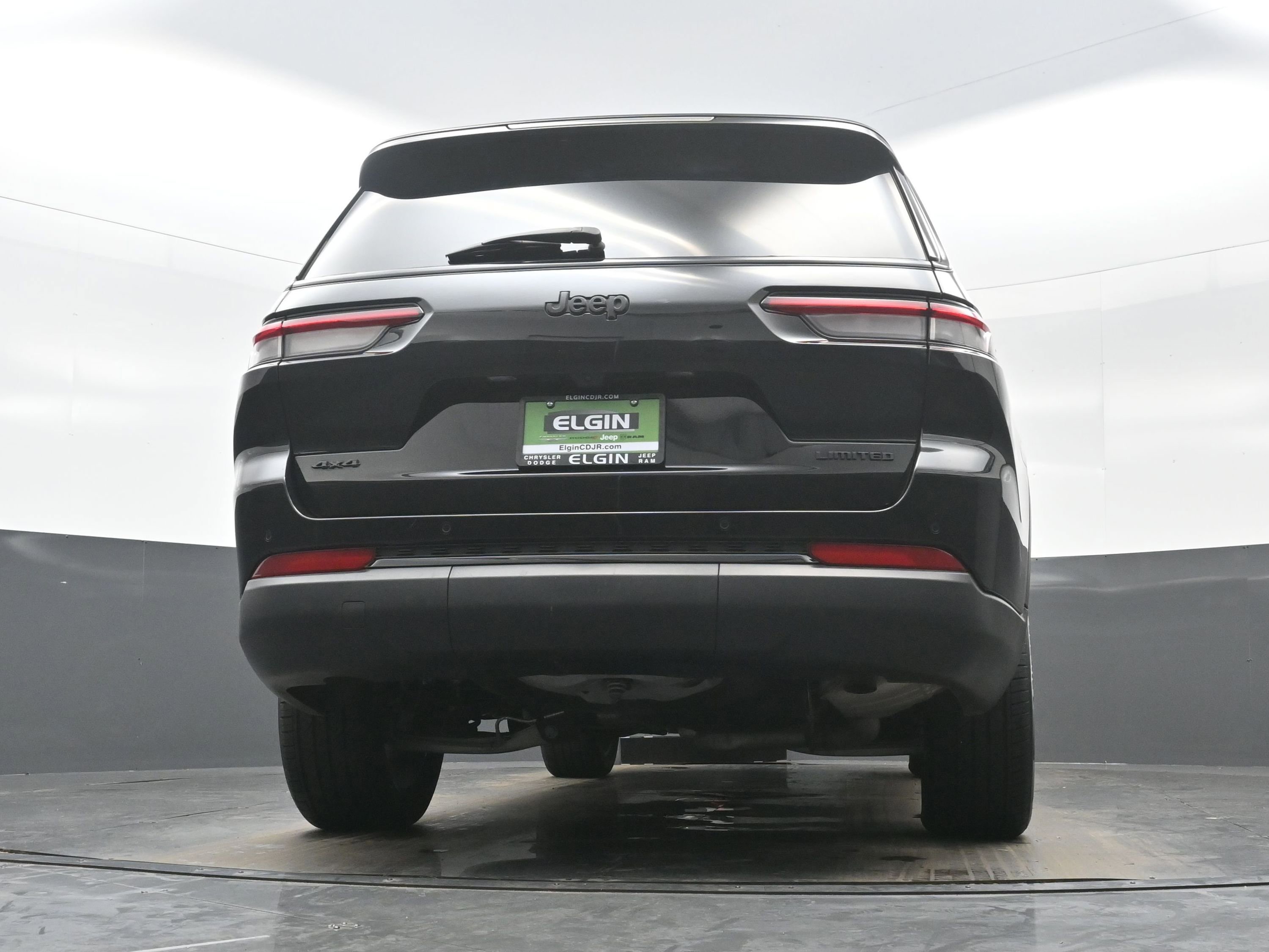 Used 2025 Jeep Grand Cherokee L Limited w/ Black Appearance Package image 29