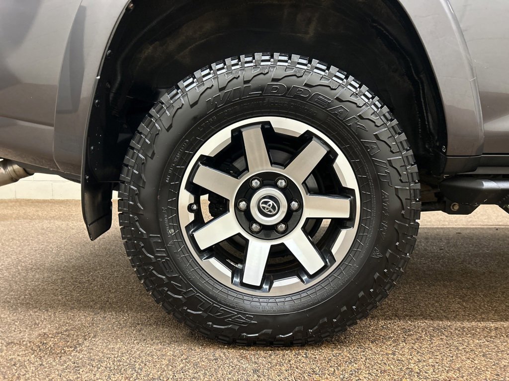 Used 2020 Toyota 4Runner TRD Off-Road Premium w/ Moonroof Package image 28
