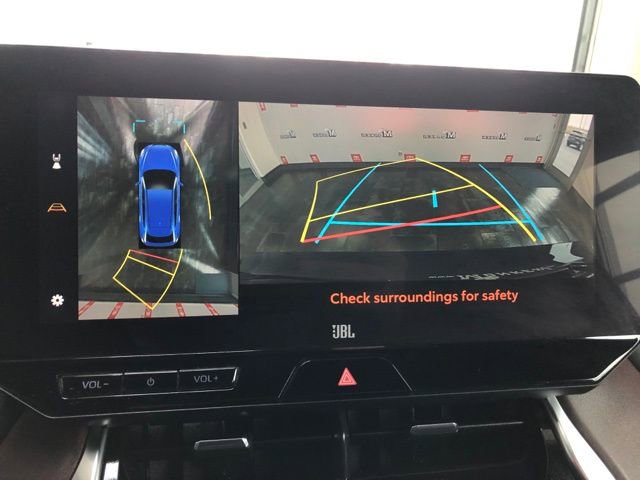 Used 2023 Toyota Venza Limited image 20