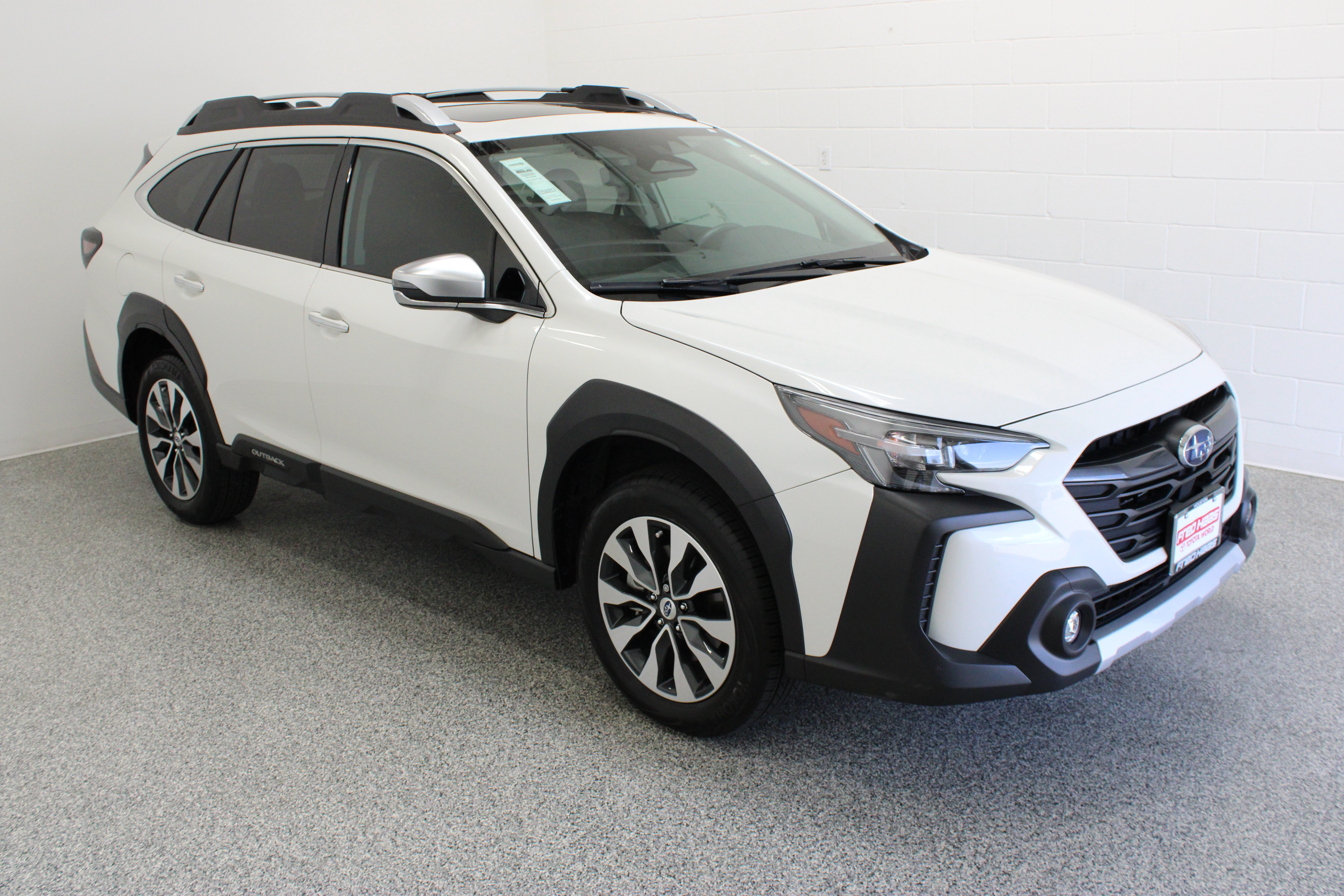 Used 2023 Subaru Outback Touring XT AWD/4WD image 4