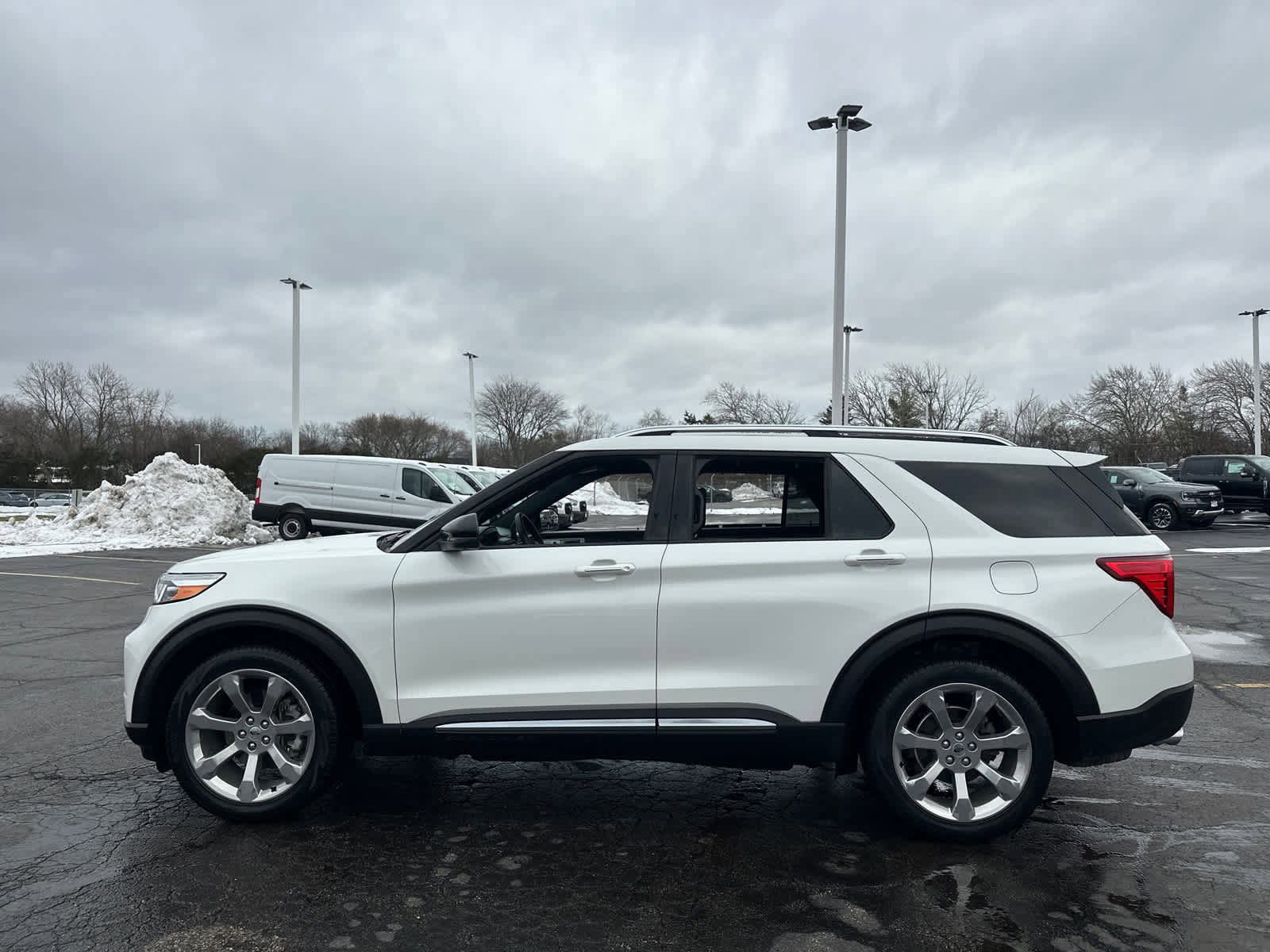 Used 2020 Ford Explorer Platinum image 5