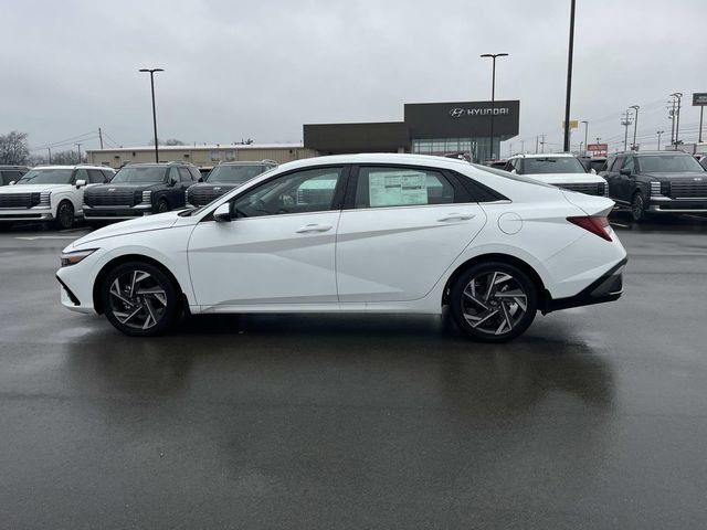 Used 2025 Hyundai Elantra Limited image 8
