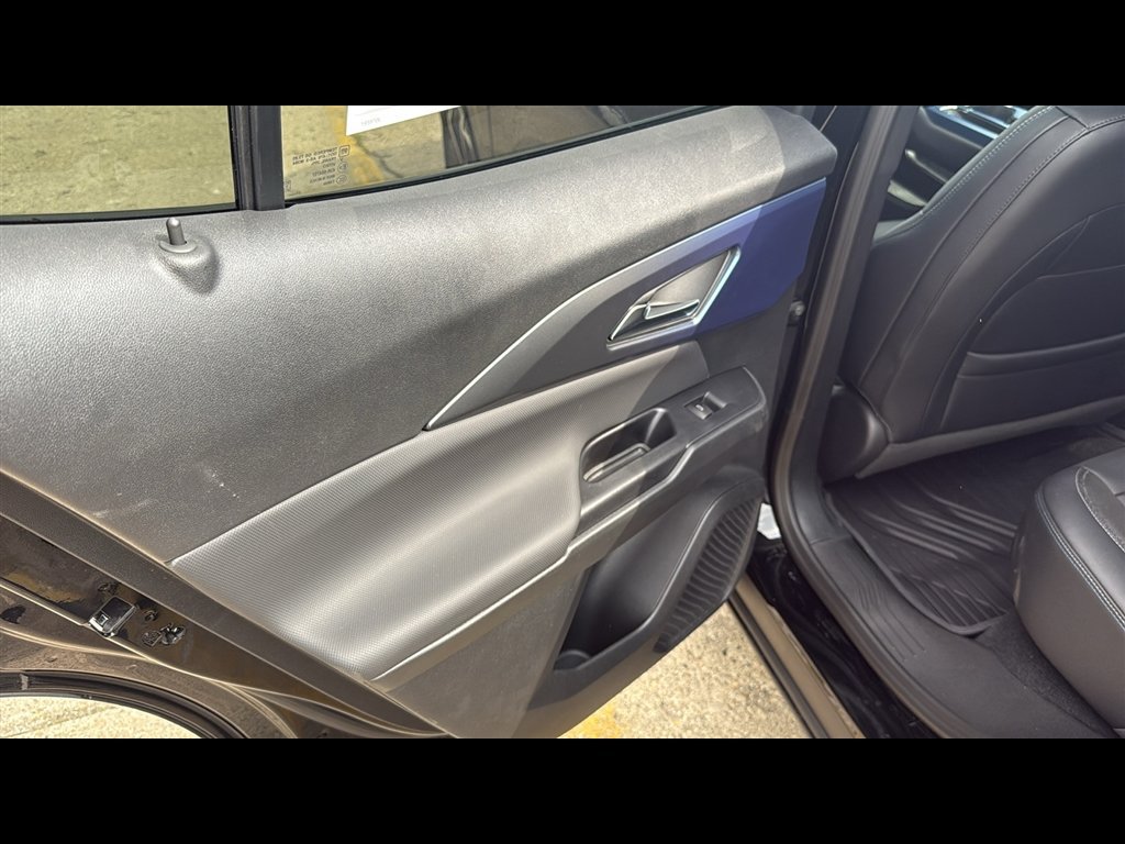 New 2025 Chevrolet Equinox EV LT FWD image 24