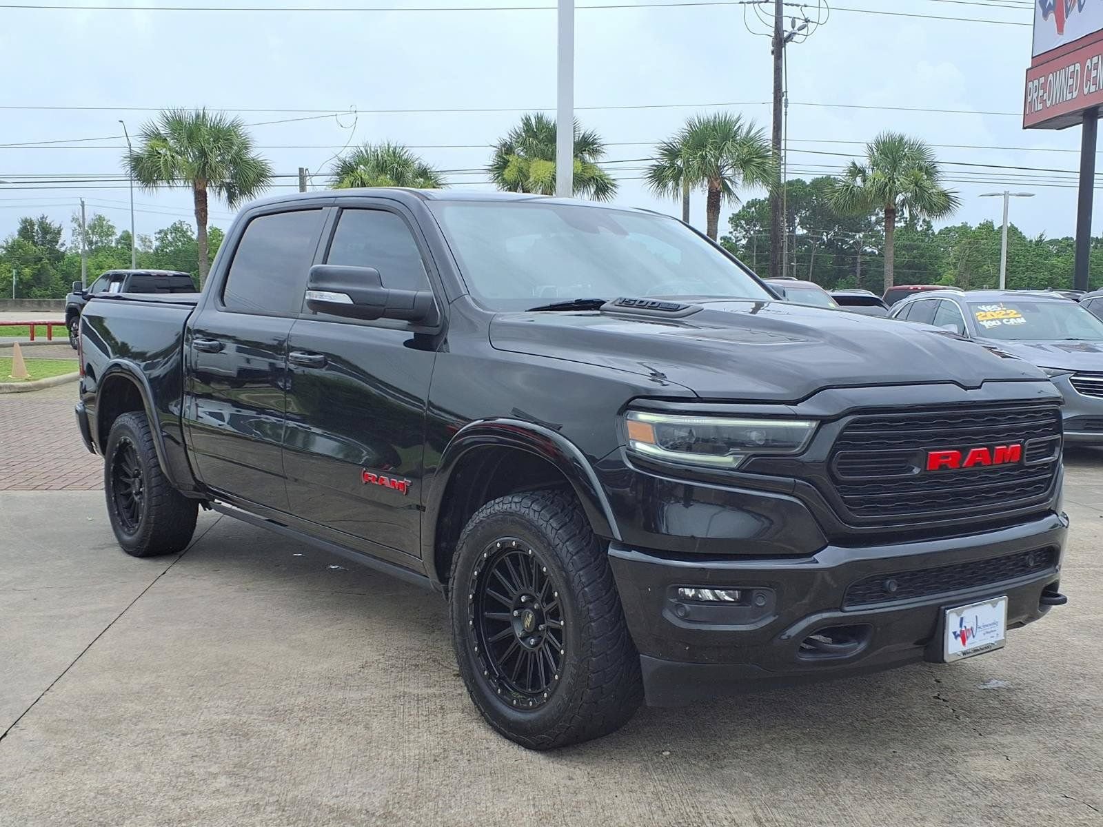 Used 2022 RAM 1500 Limited w/ (RED) Edition AWD/4WD image 3