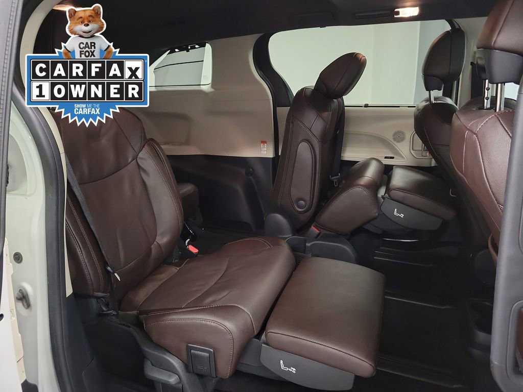 Used 2024 Toyota Sienna Platinum image 28