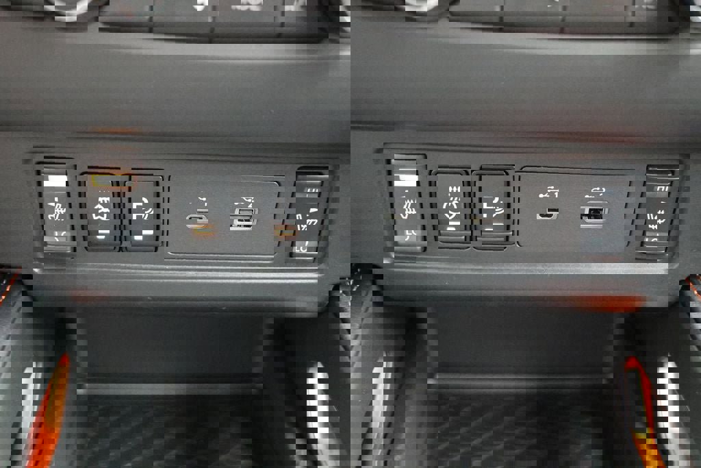 Used 2023 Nissan Frontier PRO-4X w/ Pro Convenience Package image 30