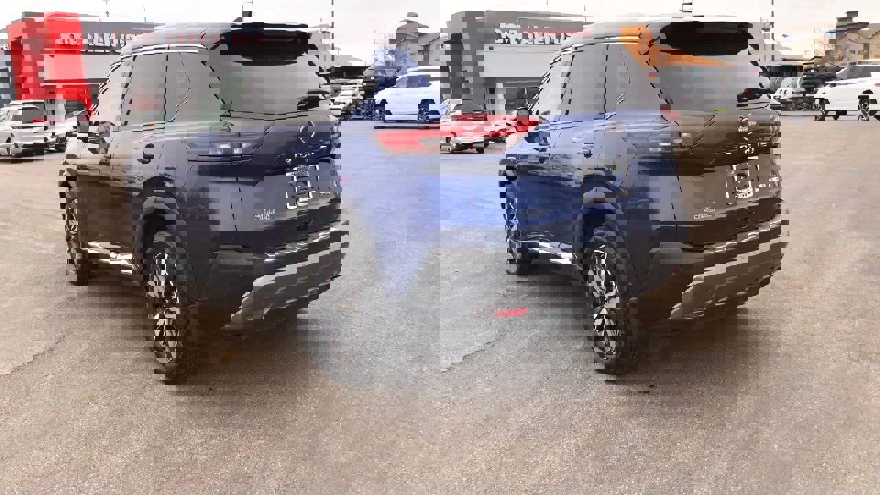 Used 2023 Nissan Rogue SL w/ SL Premium Package image 6