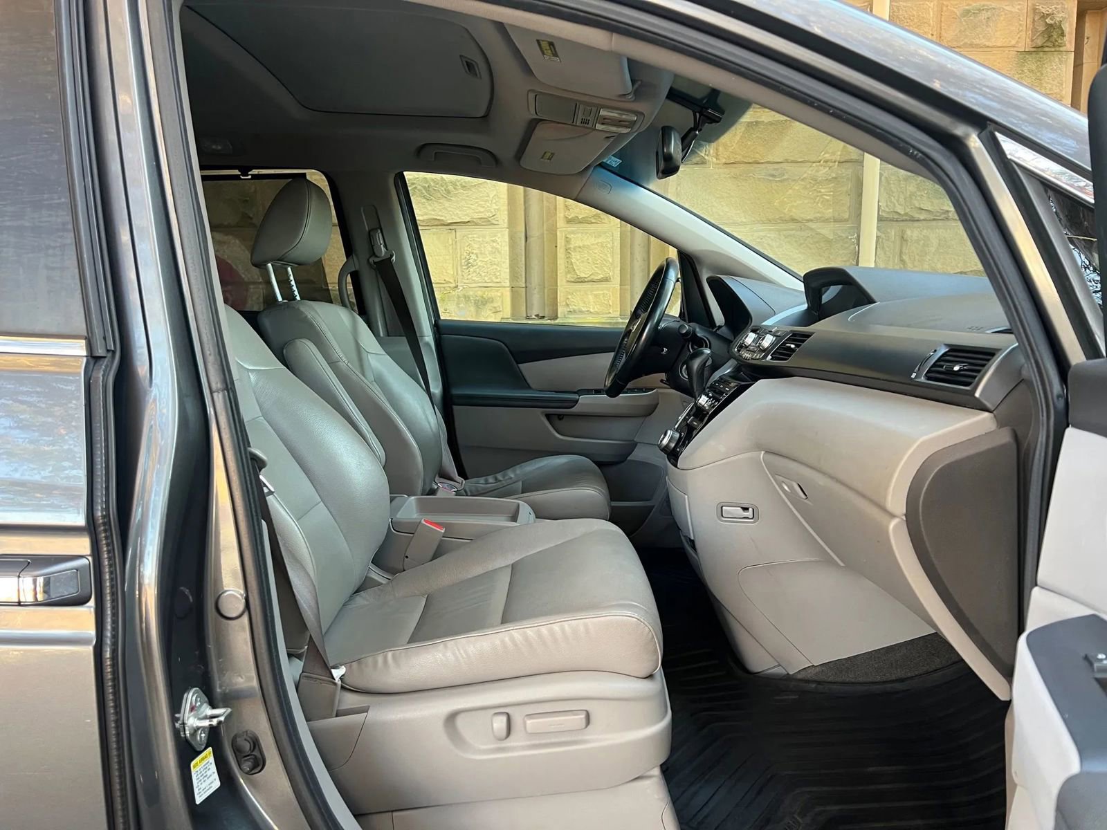 Used 2012 Honda Odyssey EX-L image 27