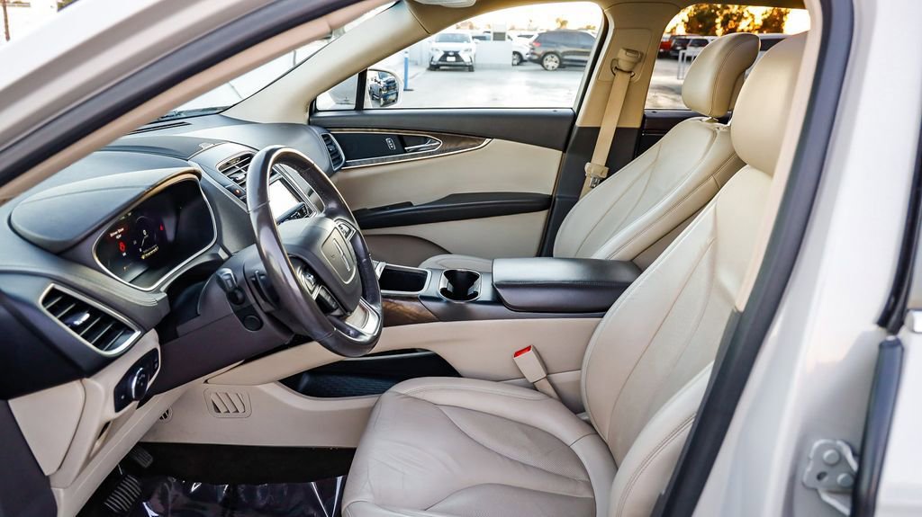 Used 2019 Lincoln Nautilus Select image 19