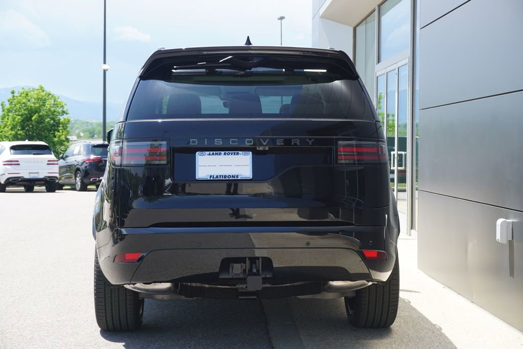 New 2025 Land Rover Discovery Dynamic SE image 6
