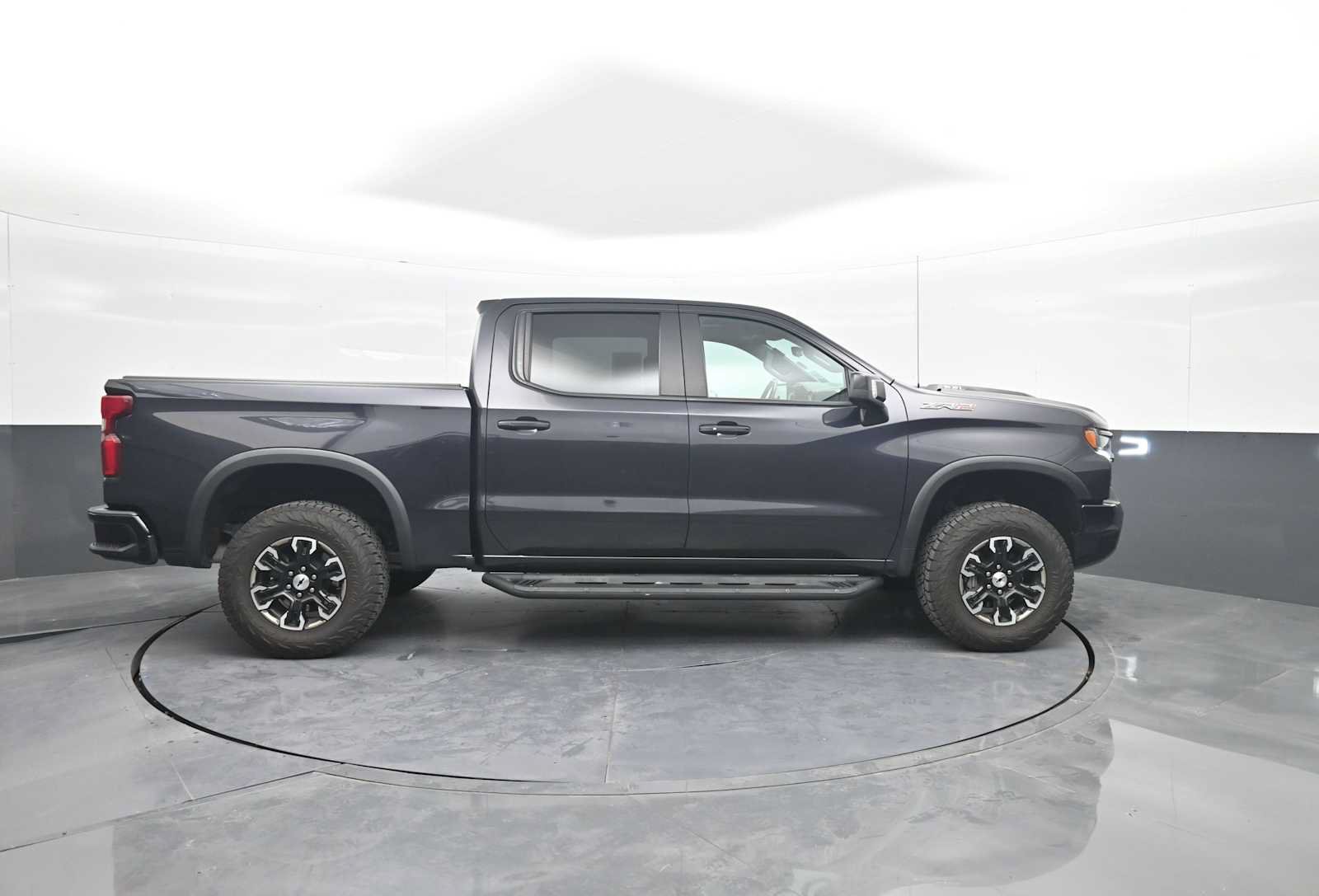 Used 2022 Chevrolet Silverado 1500 ZR2 w/ Technology Package AWD/4WD image 9