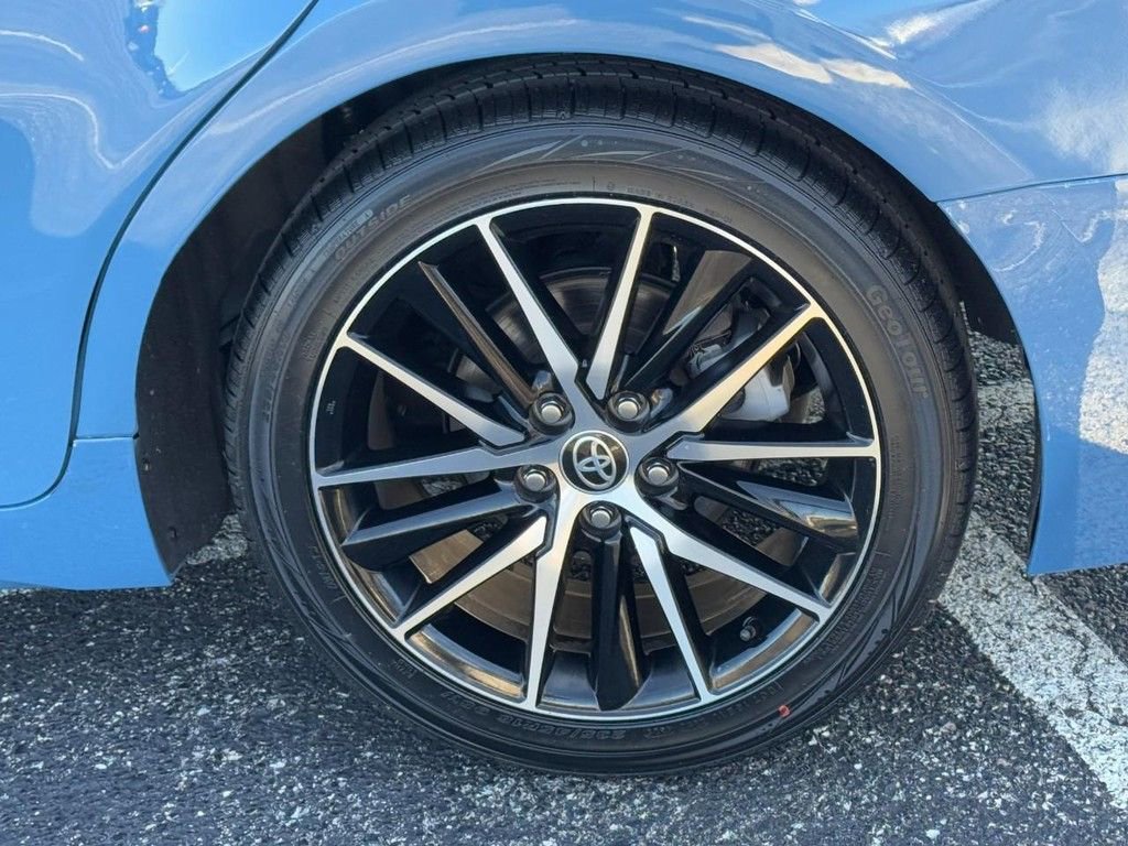 Used 2023 Toyota Camry SE image 9