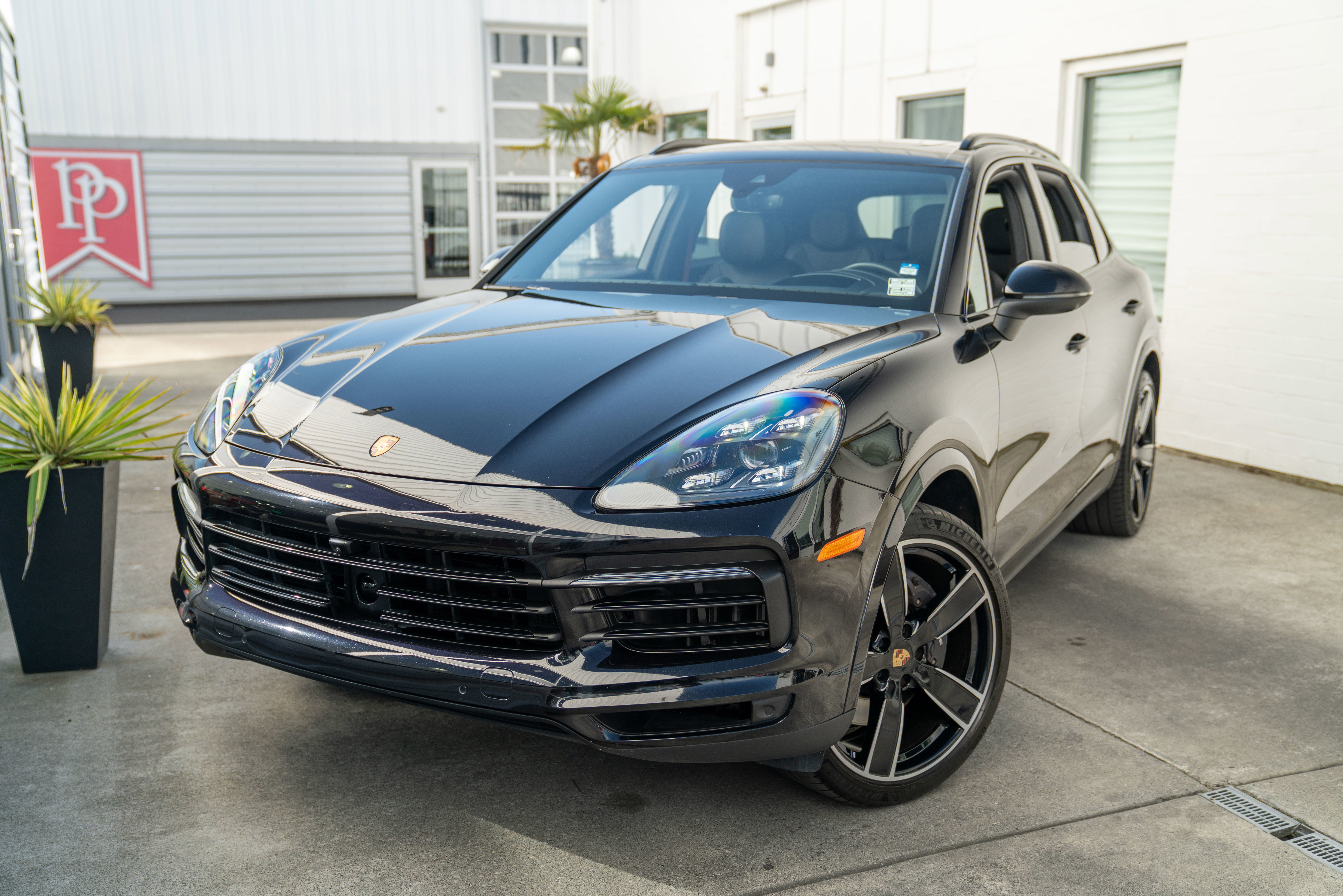 Used 2022 Porsche Cayenne AWD/4WD image 3