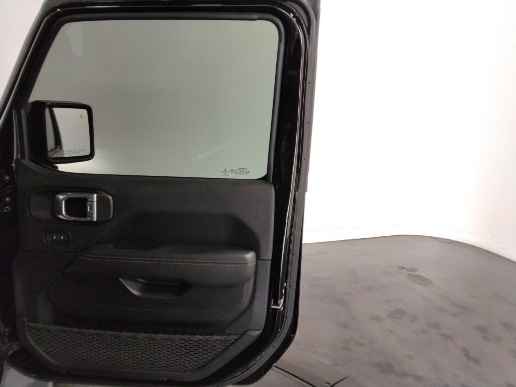 Used 2021 Jeep Gladiator Overland image 46