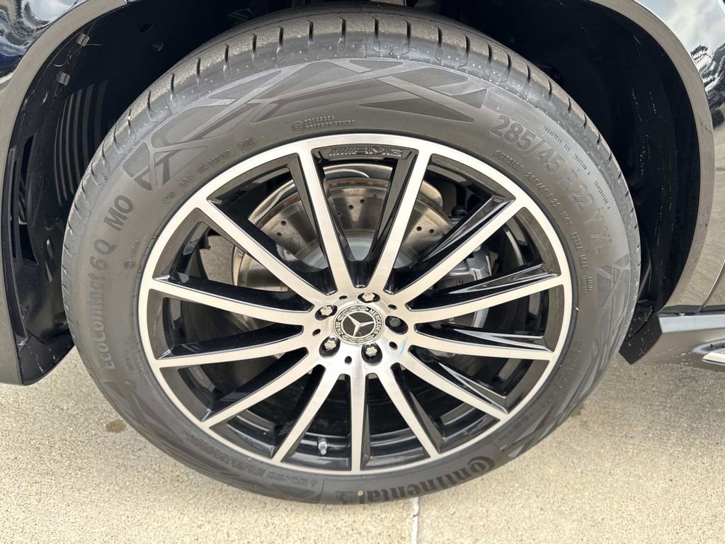 New 2026 Mercedes-Benz GLS 580 4MATIC image 11