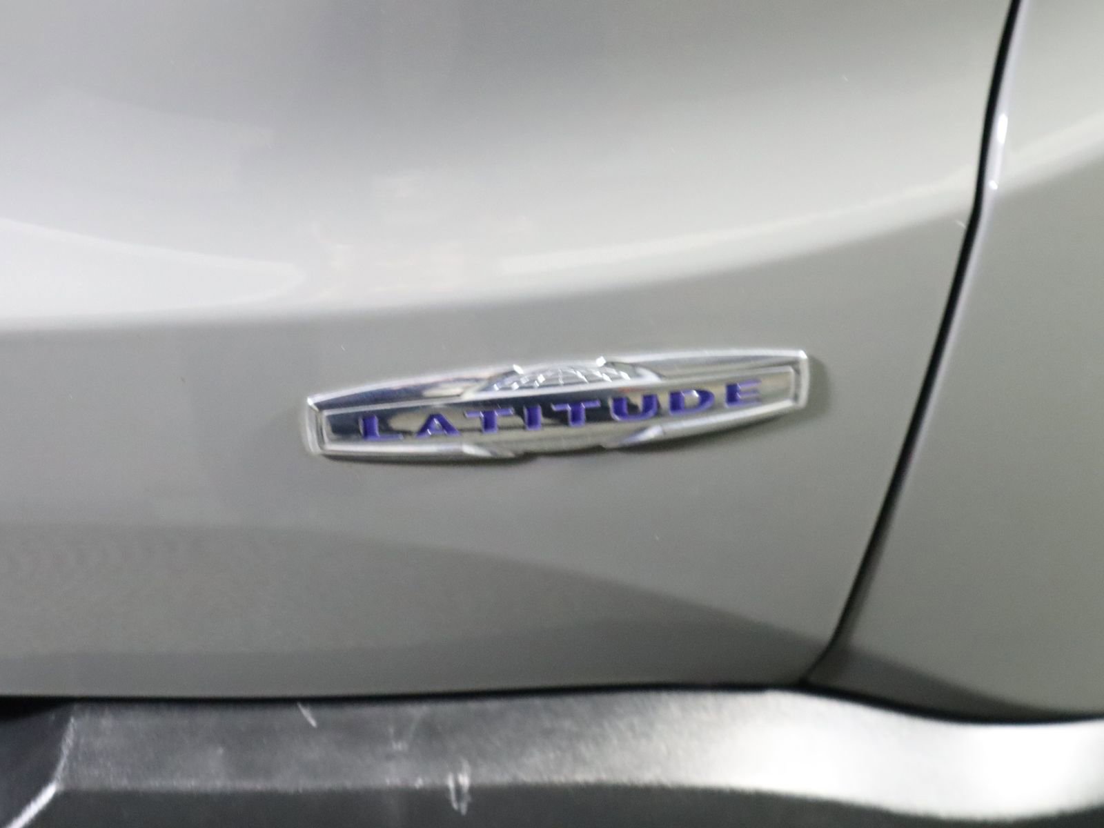 Used 2020 Jeep Renegade Latitude w/ Cold Weather Group image 8