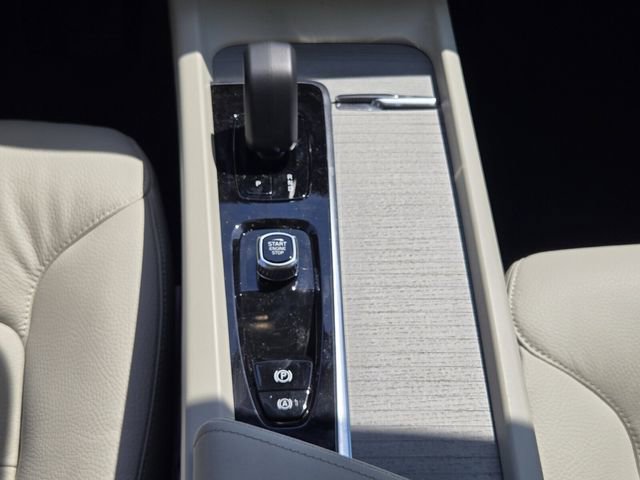 Certified 2025 Volvo V60 B5 Cross Country Plus image 20