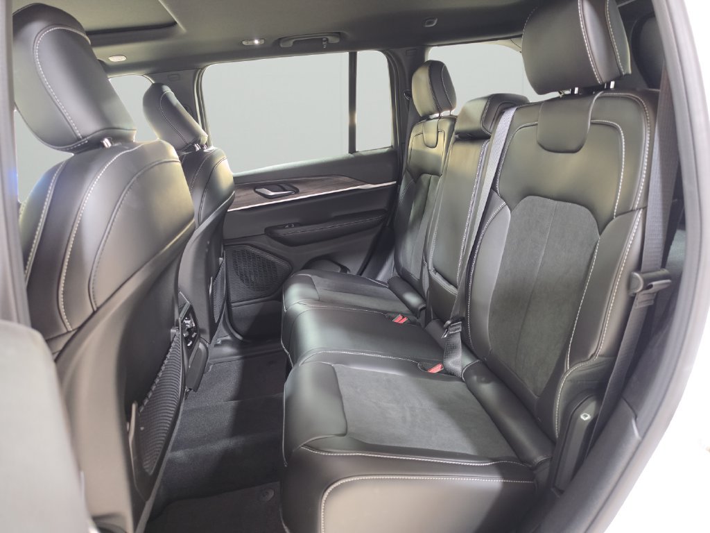 New 2027 Jeep Grand Cherokee 4WD image 14