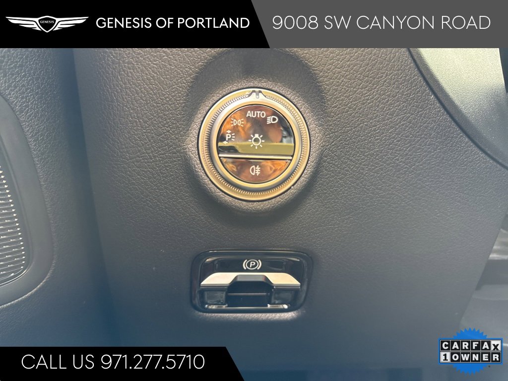 Used 2025 Mercedes-Benz C 300 4MATIC Sedan image 35