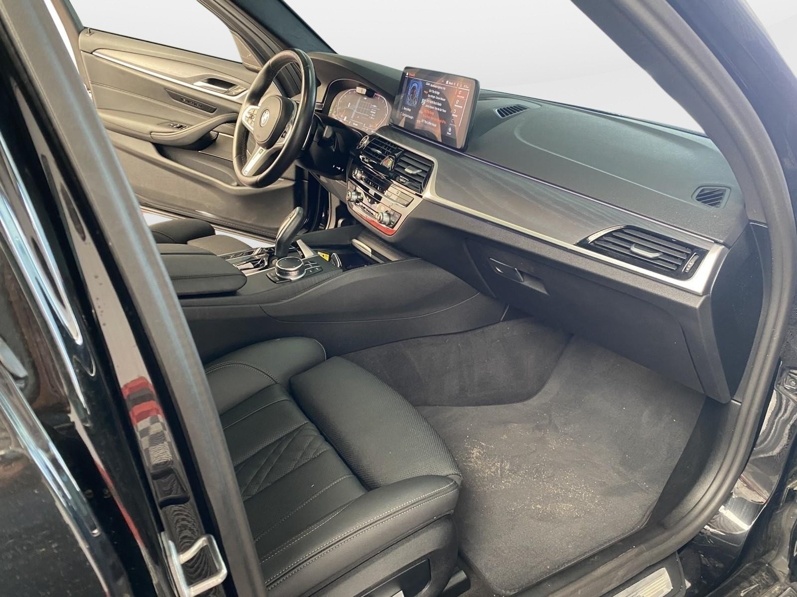 Used 2023 BMW 530i xDrive w/ M Sport Package AWD/4WD image 8