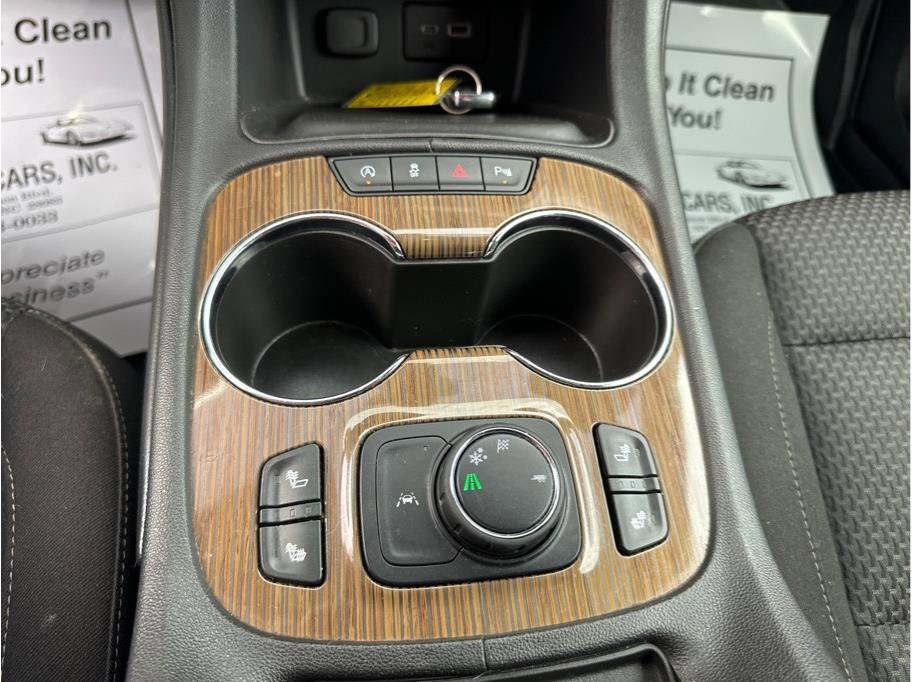 Used 2021 GMC Acadia SLE w/ Driver Convenience Package image 16
