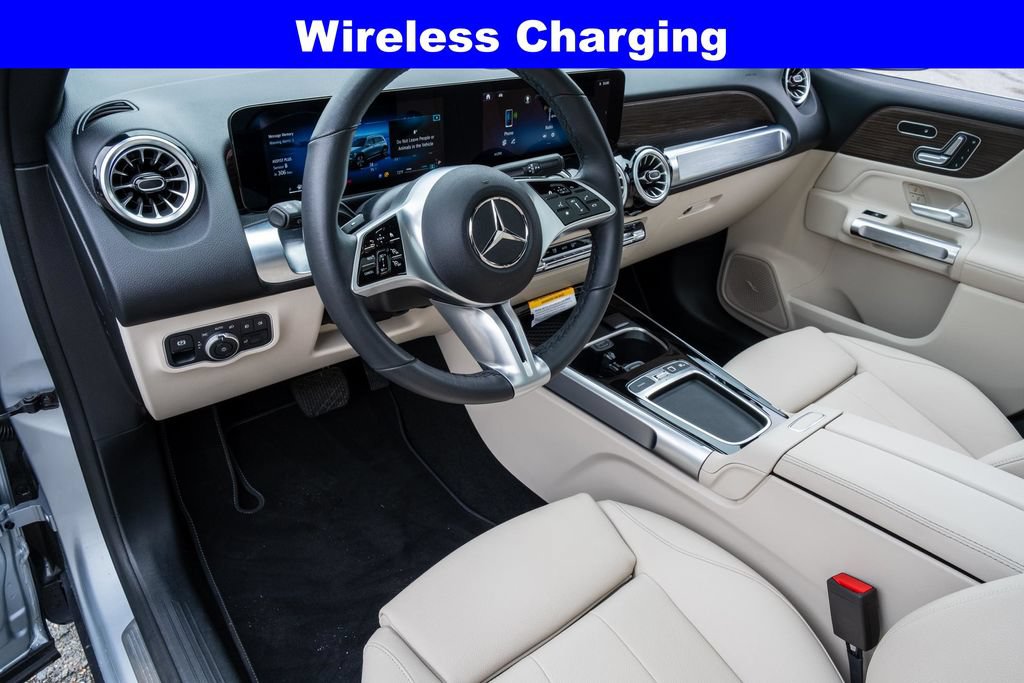 Used 2026 Mercedes-Benz GLB 250 4MATIC w/ Exclusive Package image 18