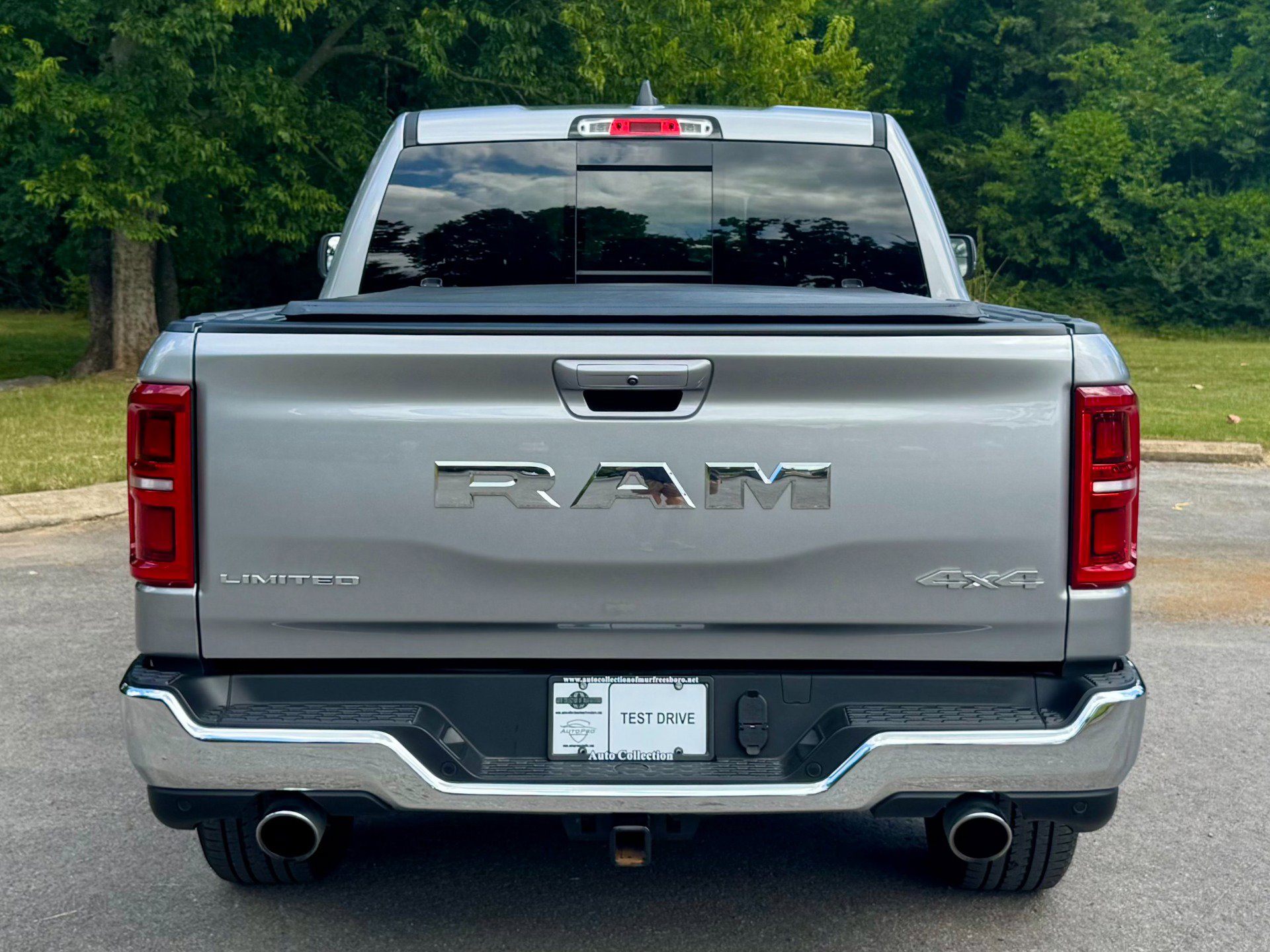 Used 2025 RAM 1500 Limited image 5