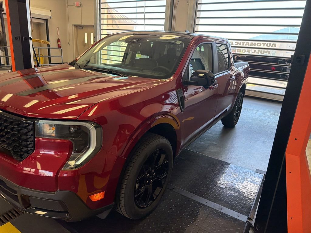 Used 2025 Ford Maverick Lariat w/ Black Appearance Package AWD/4WD image 4