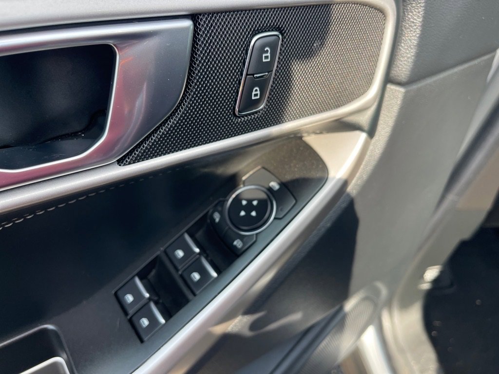 Used 2022 Ford Explorer XLT w/ Class IV Trailer Tow Package image 10